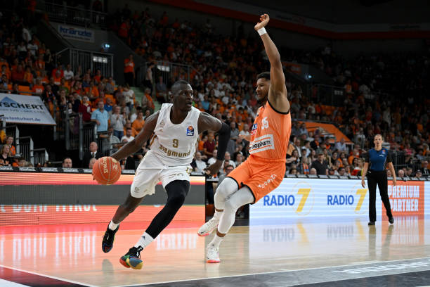 同时也帮助 同时也帮助